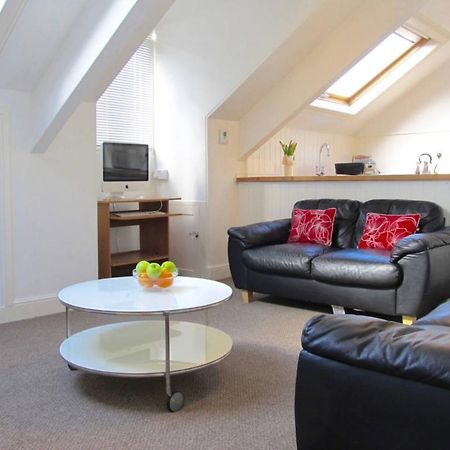 The Hideaway, Victorian Townhouse Apartment With Parking Plymouth Bagian luar foto