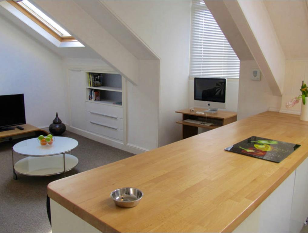 The Hideaway, Victorian Townhouse Apartment With Parking Plymouth Bagian luar foto