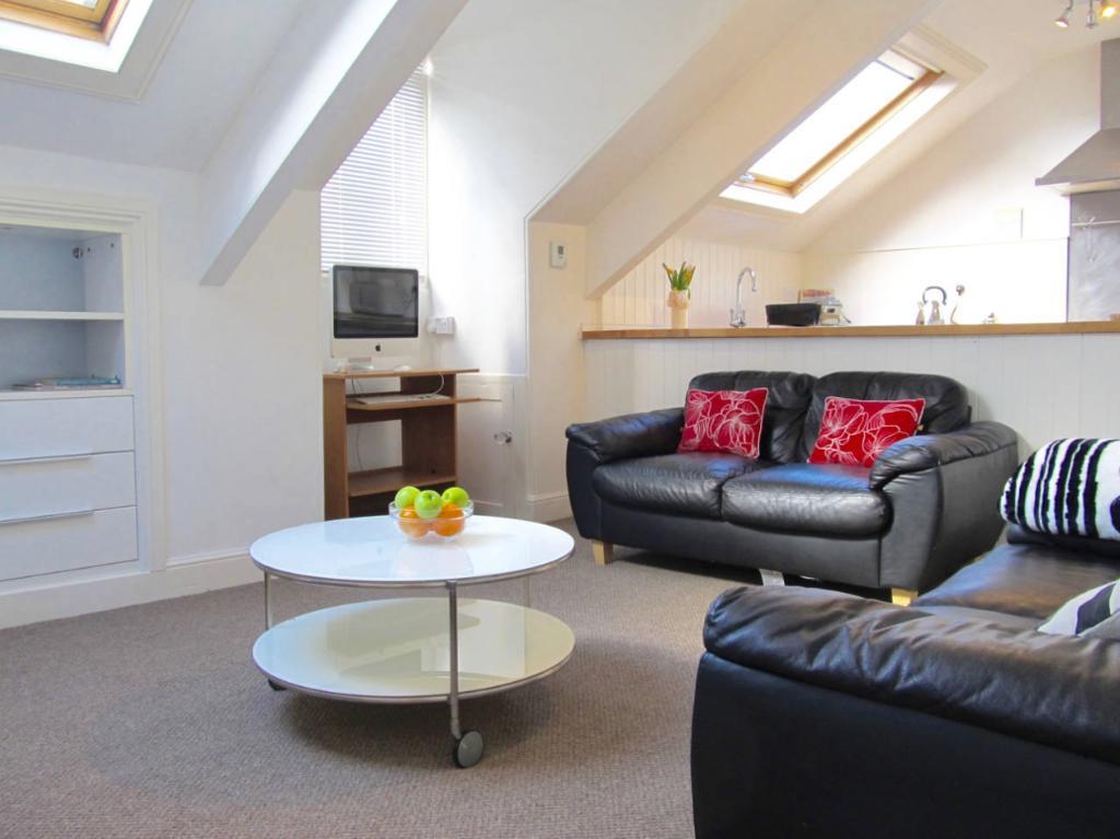 The Hideaway, Victorian Townhouse Apartment With Parking Plymouth Bagian luar foto